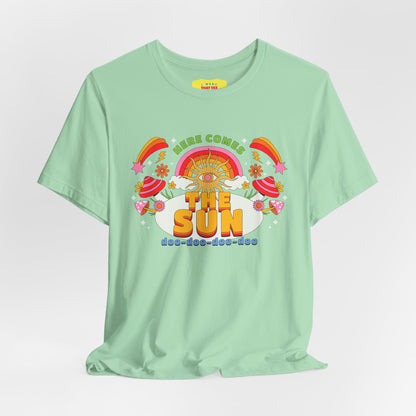 HERE COMES THE SUN - THE BEATLES (Unisex Softstyle T-Shirt)